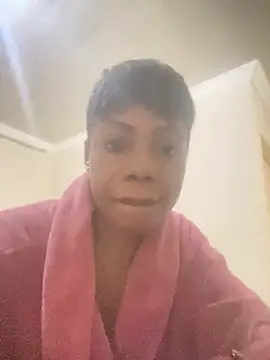 NAUGHTYSHALOTXX webcam