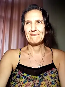 Alene_Lorrie live cam on StripChat