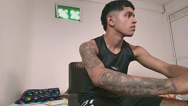 k_florez (M twink) - CUM BIG IN PUBLIC