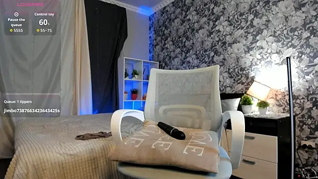 Модель: Laila_Blarr