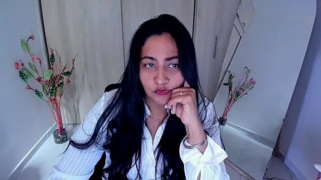 Adele_Sweett live cam on StripChat