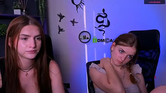 lisa_dark_ webcam