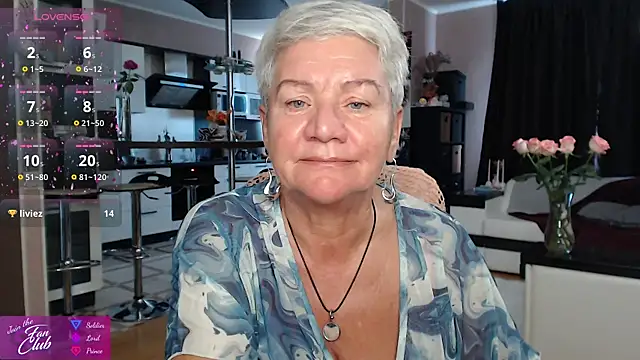 roxana_brooks live cam on StripChat