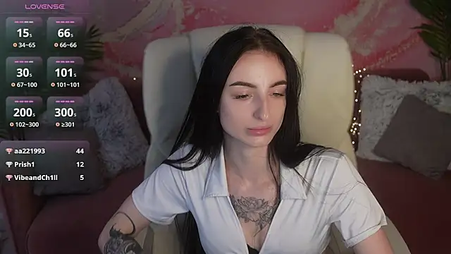 EmilyyMoon live cam on StripChat