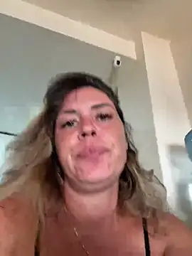 Ladymermelade88-35 live cam on StripChat