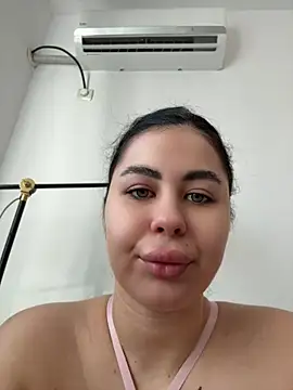 DaianaKimberly live cam on StripChat