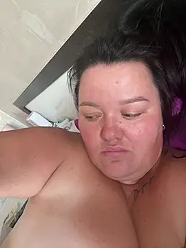 SunnyLeila2101 live cam on StripChat
