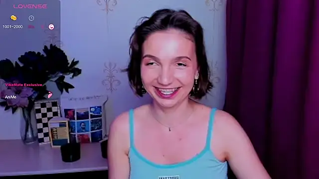 KindHazelHere_ live cam on StripChat