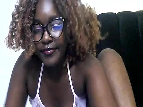 MoonlighMaya webcam