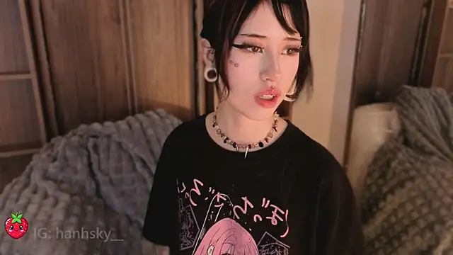 HannahSky_ live cam on StripChat