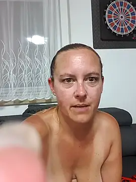 hot_milf_denise (Ask my age) - Auf den Strafstuhl