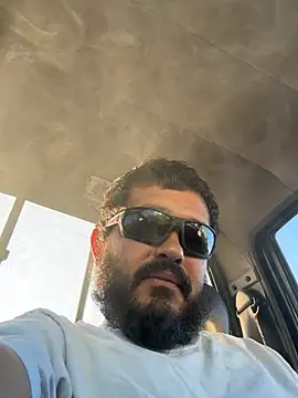 Bigdickmexican03 live cam on StripChat