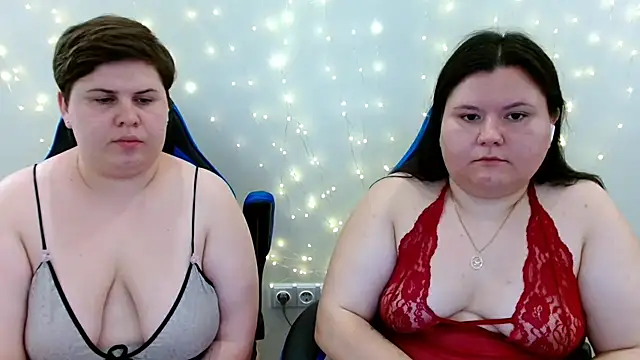 BeckyAndHellen webcam