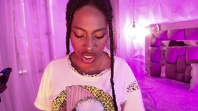 Queen_perla_ webcam