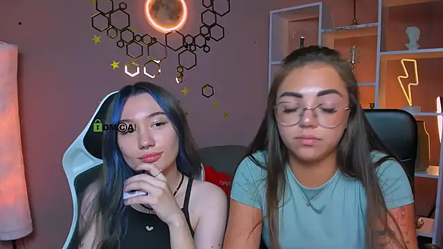 kiki_swan webcam