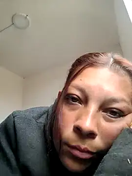 CurvyMilen webcam