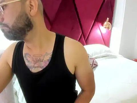 Thiago_Sins live cam on StripChat