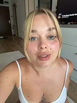 lilixcake (F young) - olajozzuk be a popsim - cover ass in oil