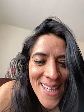 mila_rebel (F milf) - bare tits + play nipples