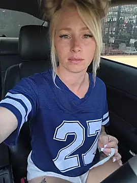 poppy_xo (F milf) - LT toy control 10 minutes