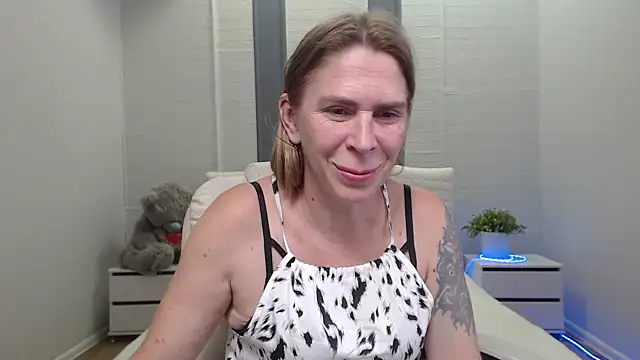 TessaDaybreak webcam