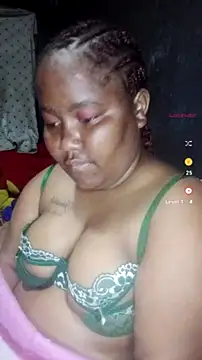 ChubbyMidgetxxx19 webcam