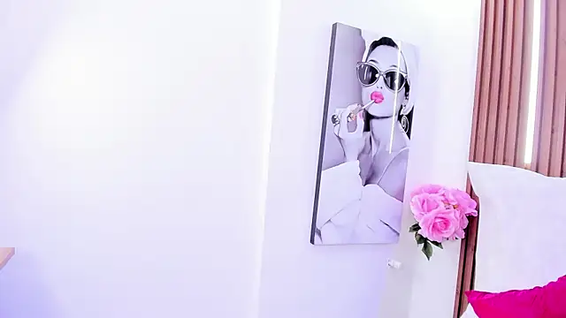 emma_bloomm webcam