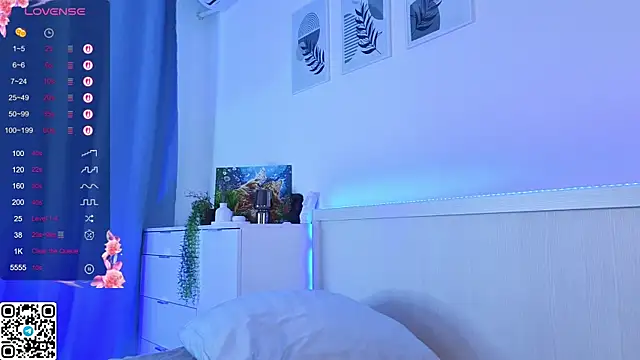 Bonnie_White live cam on StripChat
