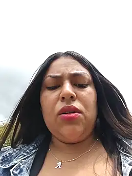 velen_09 (Ask my age) - Play dildo en public+boobs🍒
