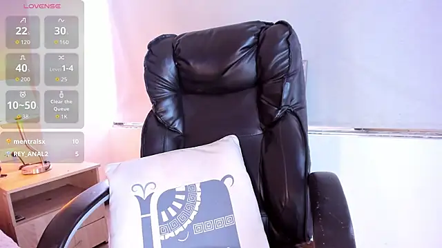 Mia_COllins07_ webcam