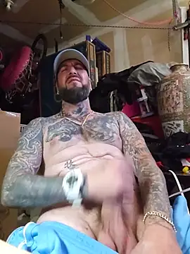 beardedtattood (Ask my age) - Cum show all over 😋 😜 😈💦💦💦