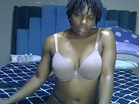 melanin_moon live cam on StripChat