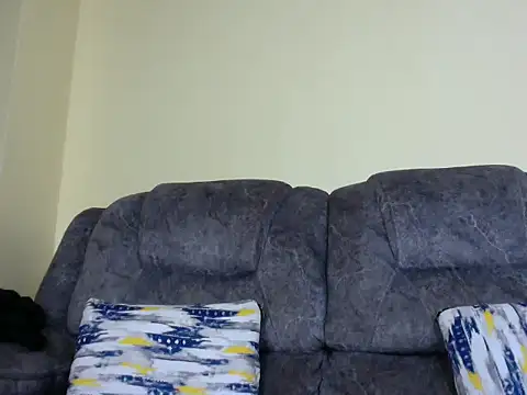 naughty-ebony1 live cam on StripChat