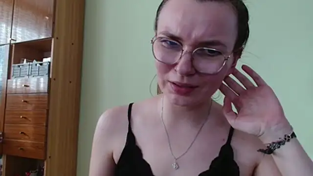 LooveELLYx webcam