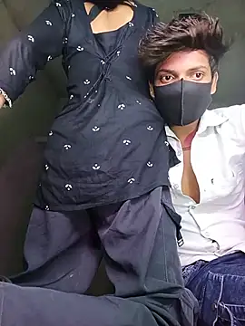 Romantic-couple10