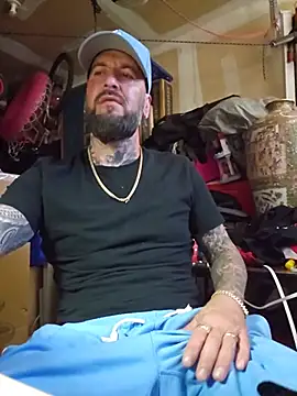 Beardedtattood live sex cam