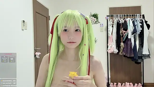 natsu067 live cam on StripChat