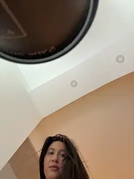 IrisBlues live cam on StripChat