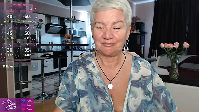 roxana_brooks live cam on StripChat