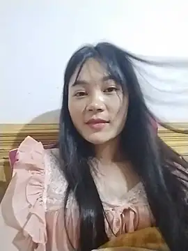 Silver-moon01 live cam on StripChat