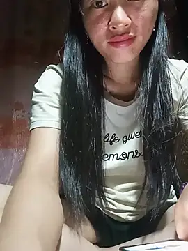 Hily_wet live cam on StripChat