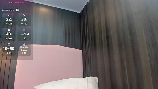 MIA_JONS2 live cam on StripChat