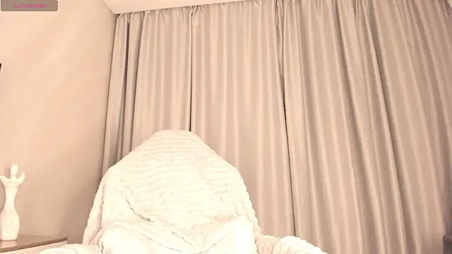mia_lui live cam on StripChat