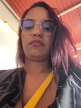 Sara-77 live sex cam