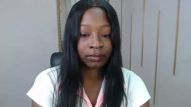Nayariskaya live cam on StripChat