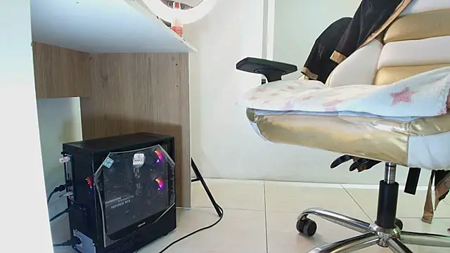 Alicia_shadow webcam