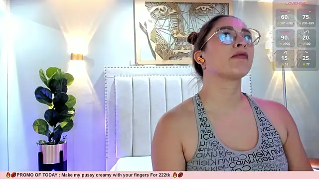 _LaraMom_ webcam