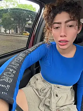 roxyrougee live cam on StripChat