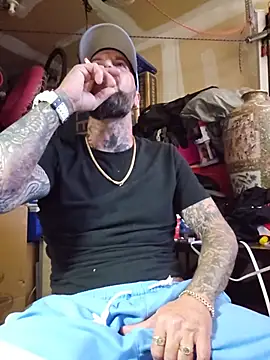 beardedtattood's live room