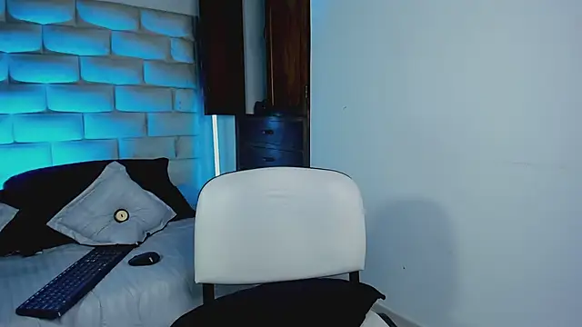 HollyGrey_ webcam